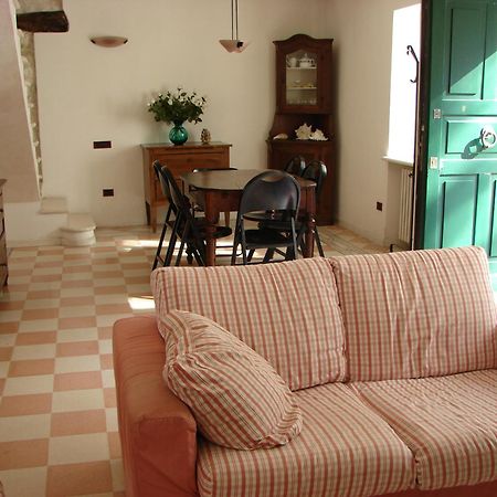 Отель La Casina Delle Fate Нумана Экстерьер фото