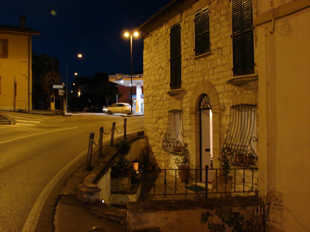 Отель La Casina Delle Fate Нумана Экстерьер фото