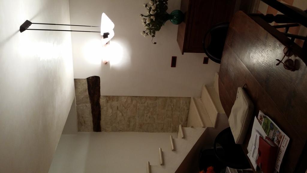 Отель La Casina Delle Fate Нумана Экстерьер фото